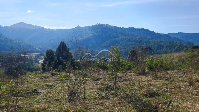 Vista panorâmica de colinas e vegetação no cenário de Lajeado.