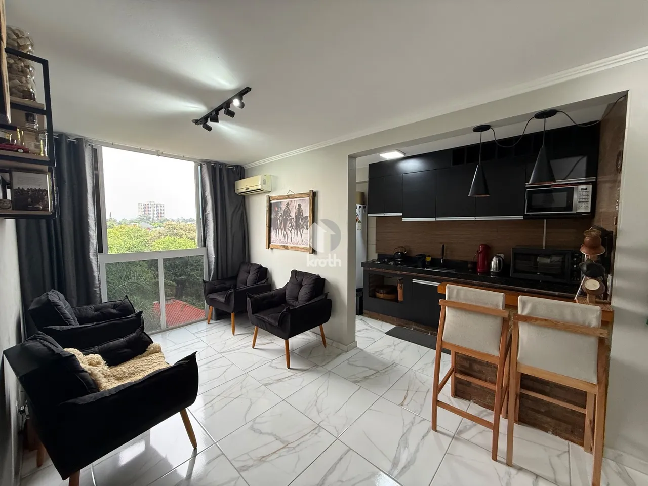 Apartamento com 2 dormitórios, foto 1