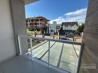 Vista de um terraço com grade de vidro em Lajeado, Brasil.