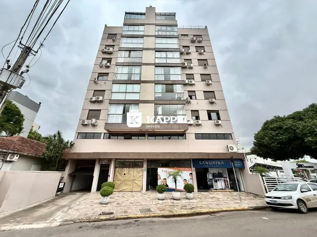 Fachada de um prédio residencial de vários andares em Lajeado, Brasil.