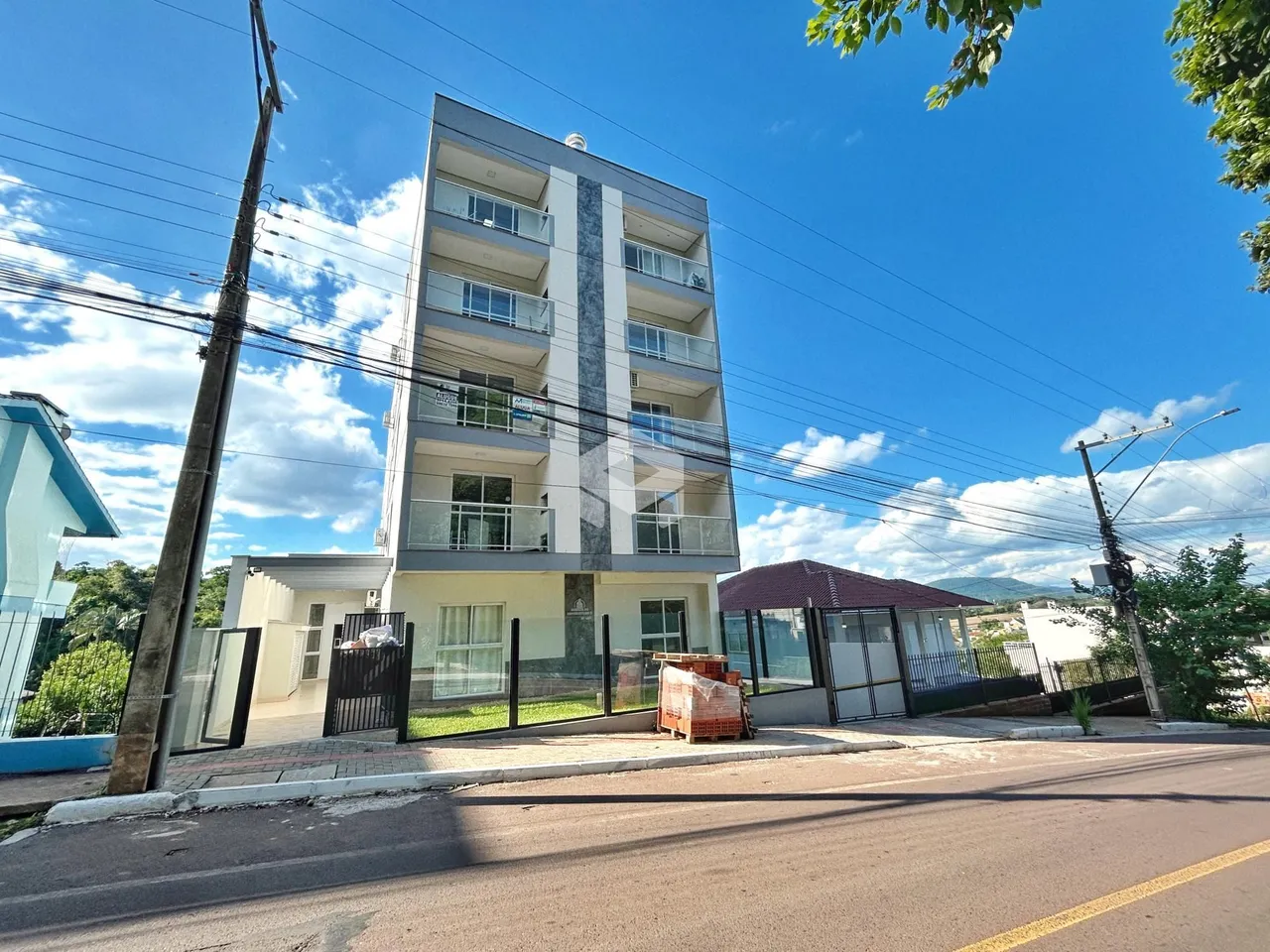 Apartamento com 2 dormitórios, foto 1