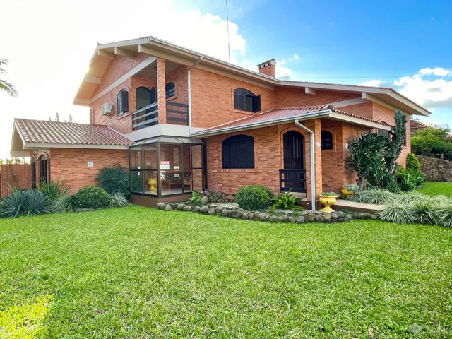 Casa com 4 dormitórios