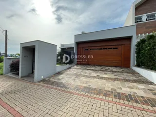 Casa com 4 dormitórios, foto 1