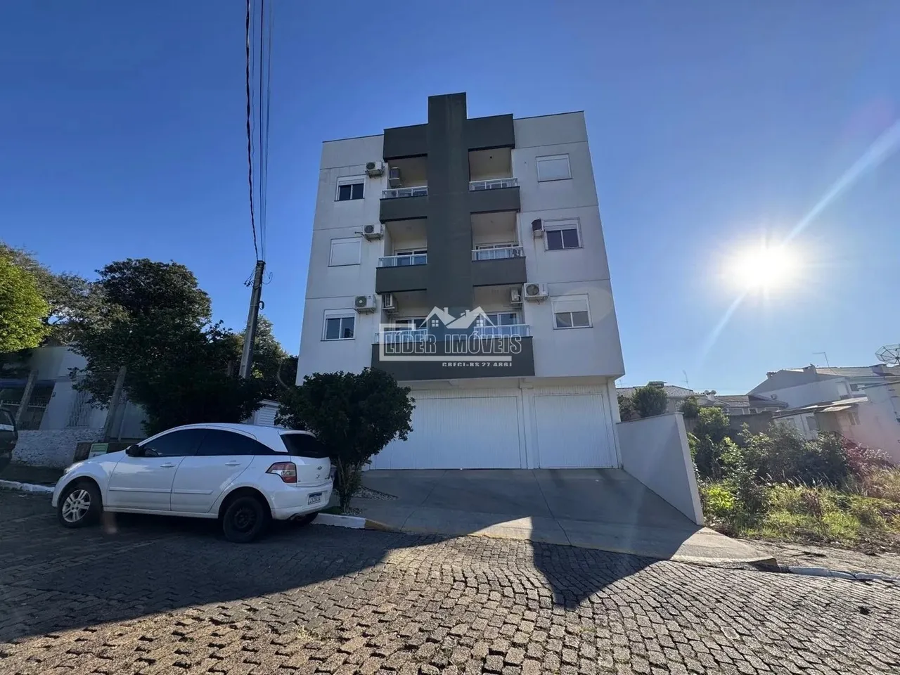 Fachada de um prédio residencial em Lajeado, Brasil.