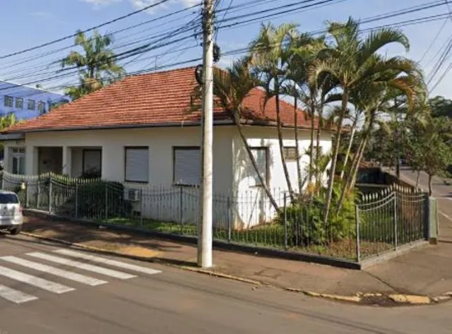 Casa com 4 dormitórios