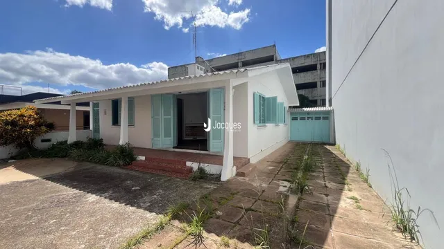 Fachada de uma casa residencial em Lajeado, Brasil.
