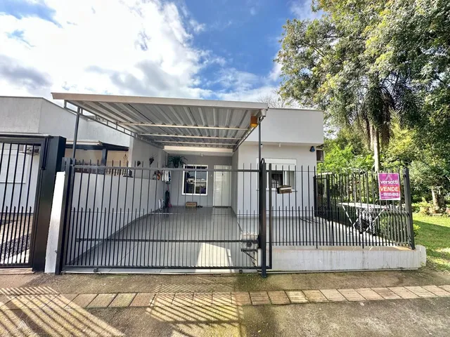 Casa geminada com 2 dormitórios
