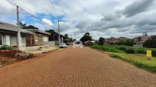 Vista da rua de acesso a uma propriedade em Lajeado, Brasil.