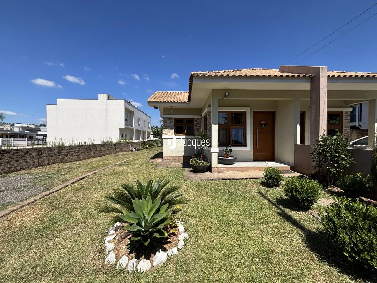 Casa geminada com 2 dormitórios, foto 1