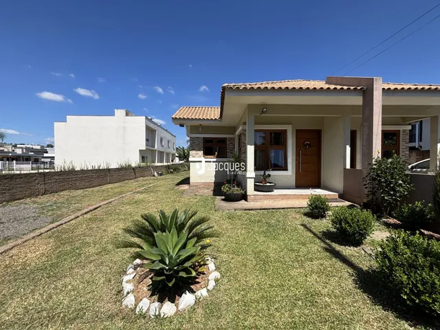 Casa geminada com 2 dormitórios