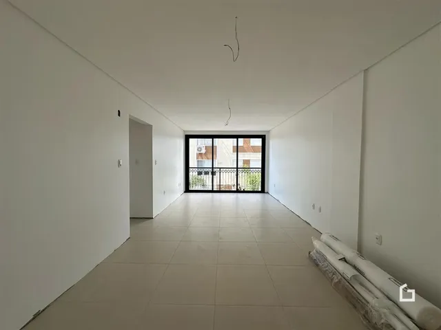 Corredor interno de uma residência em Lajeado.