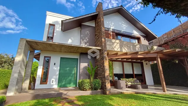 Casa com 3 dormitórios