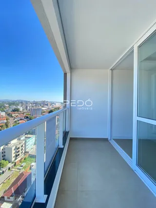 Varanda com vista para a paisagem urbana de Lajeado.