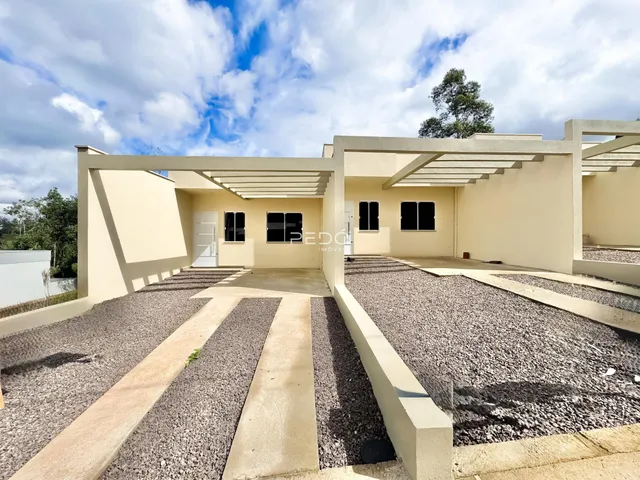 Fachada de uma casa moderna em Lajeado, Brasil.