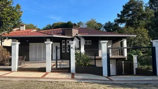 Casa com 4 dormitórios, foto 1