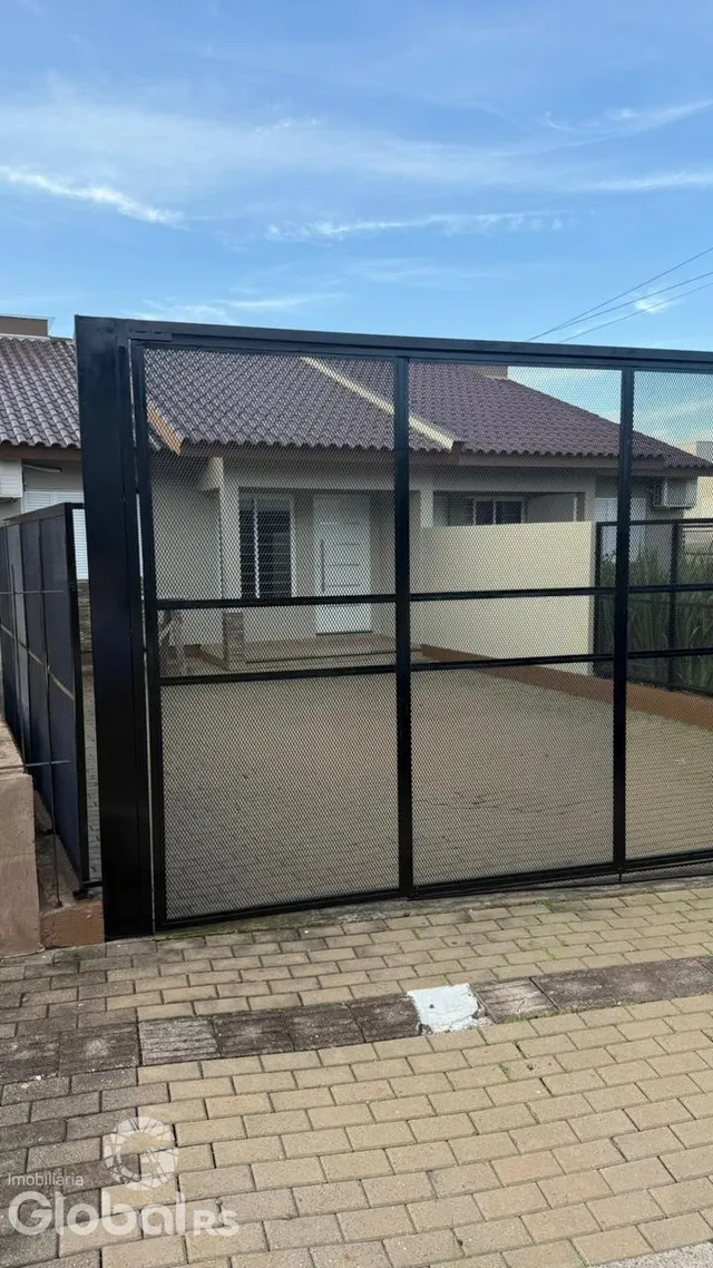 Casa geminada com 2 dormitórios