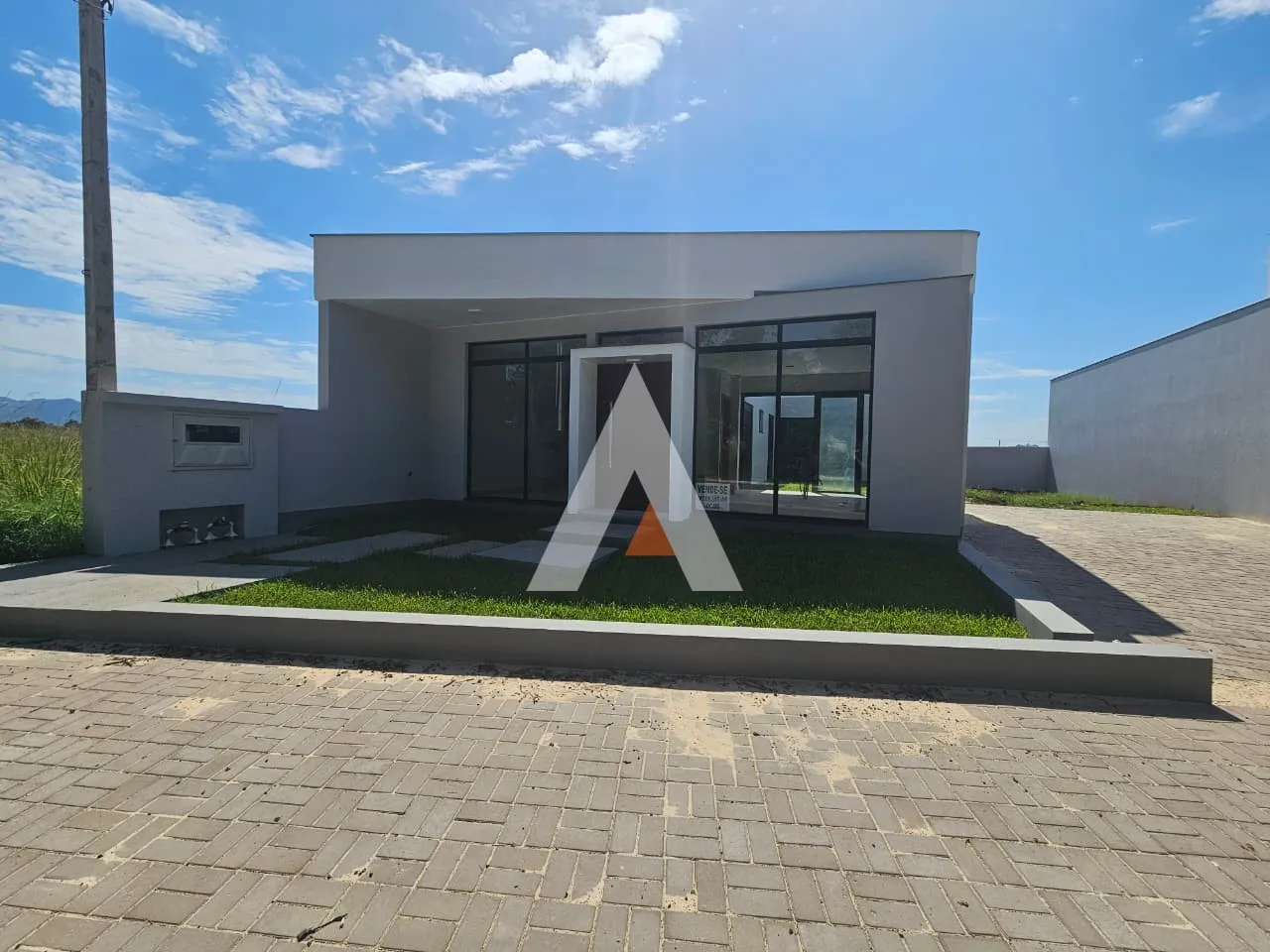 Casa geminada com 3 dormitórios, foto 1