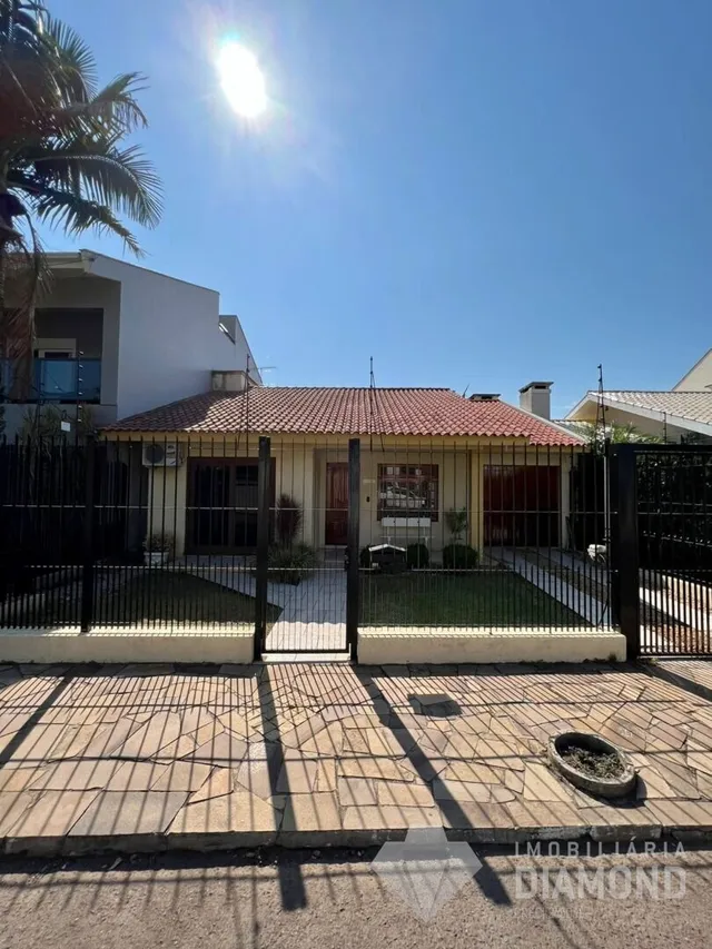 Casa com 4 dormitórios