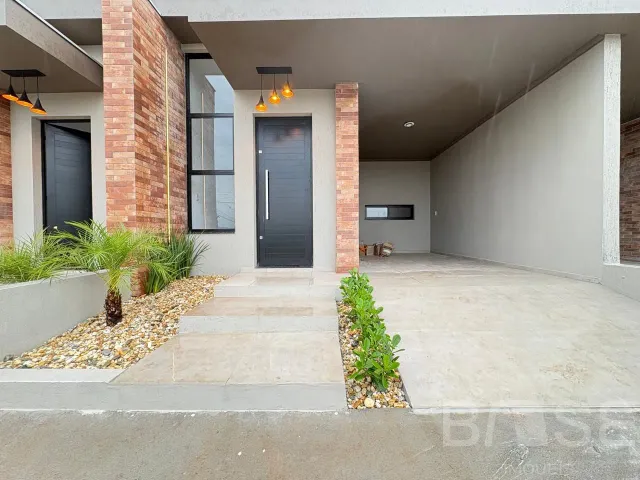 Casa geminada com 2 dormitórios