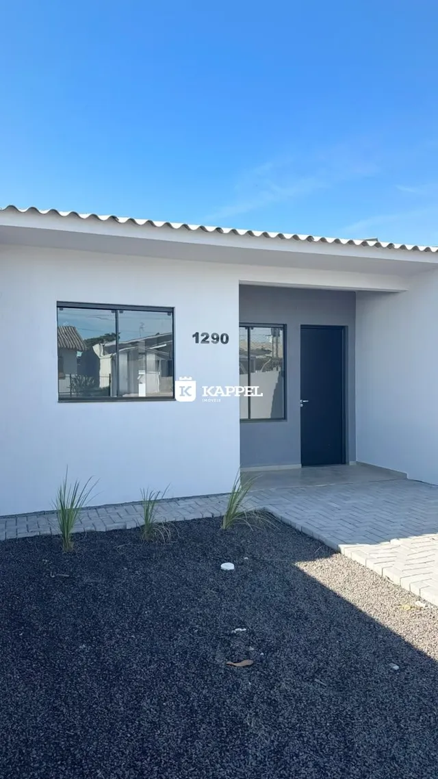 Casa geminada com 2 dormitórios