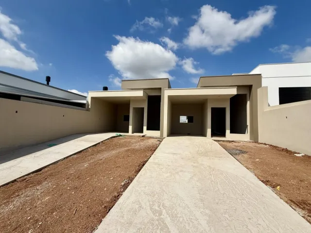 Casa geminada com 2 dormitórios