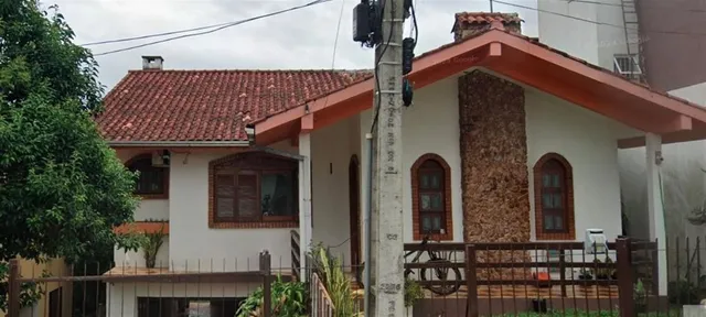 Casa com 5 dormitórios