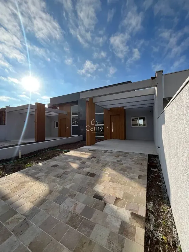 Casa geminada com 2 dormitórios