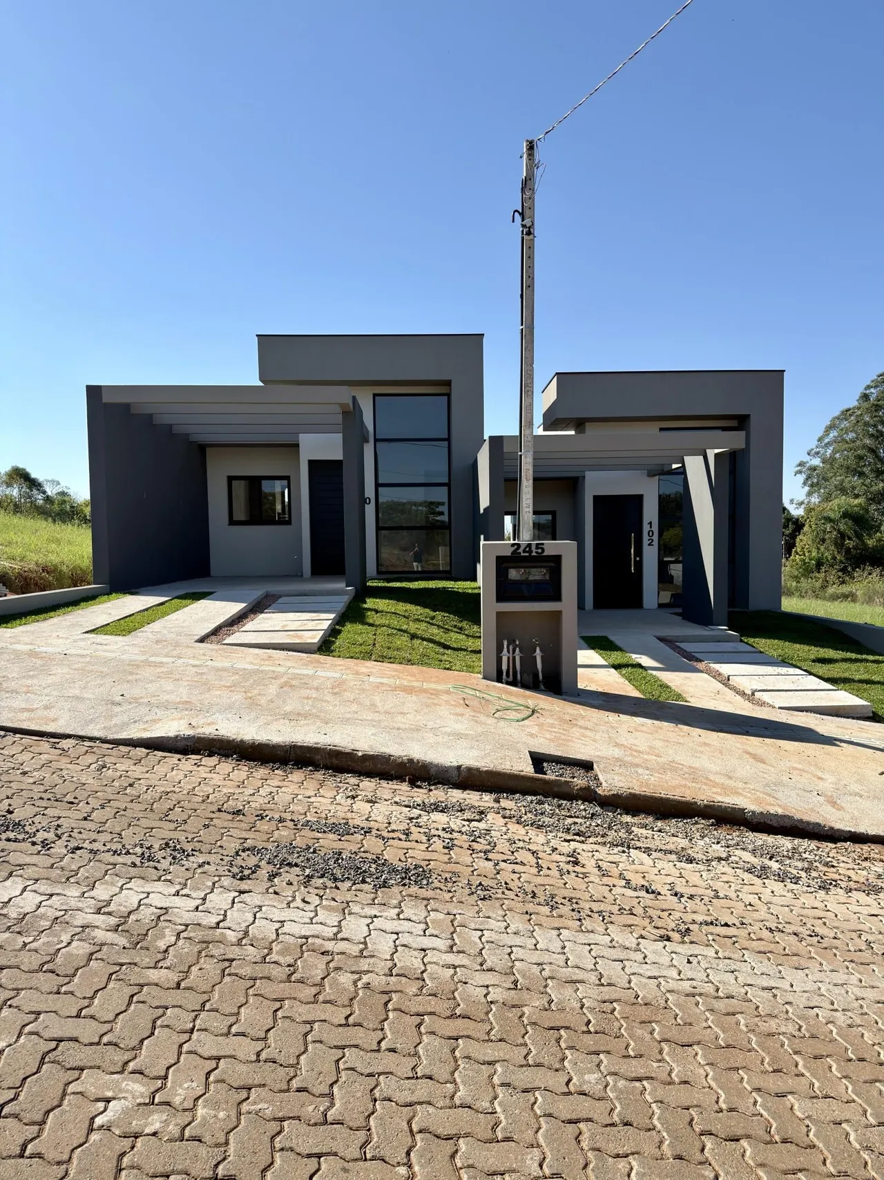 Casa geminada com 2 dormitórios, foto 1