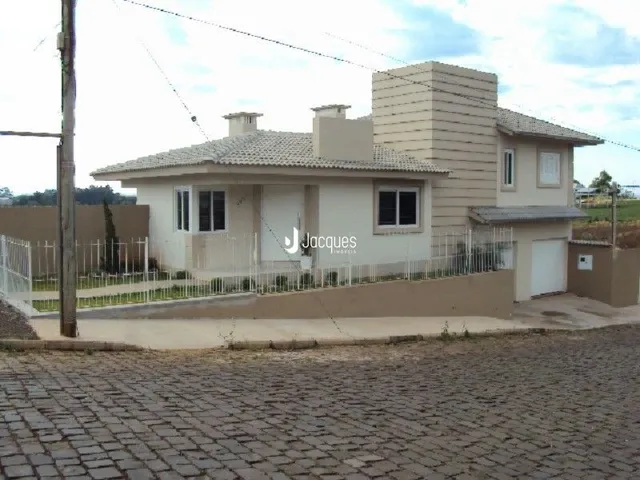 Fachada de uma casa residencial em Lajeado, Brasil.