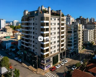 Vista aérea da fachada de um edifício residencial em Lajeado, Brasil.