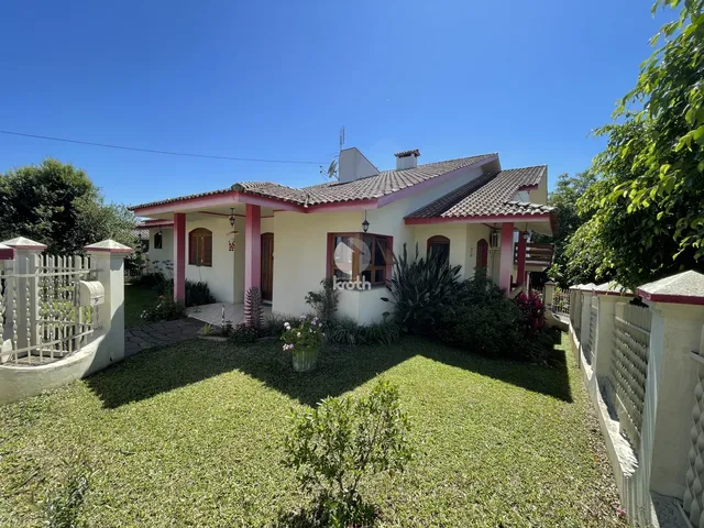 Casa com 4 dormitórios