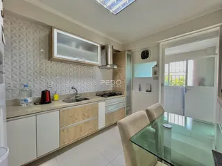 Uma foto da cozinha e sala de jantar de um imóvel em Lajeado, Brasil.