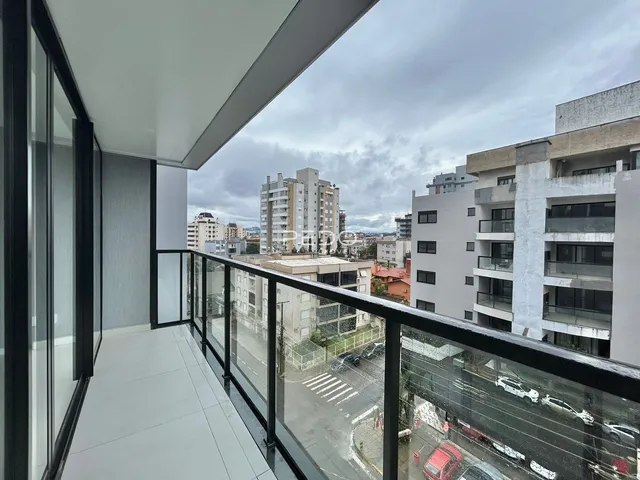 Vista da varanda com vista para a paisagem urbana de Lajeado.