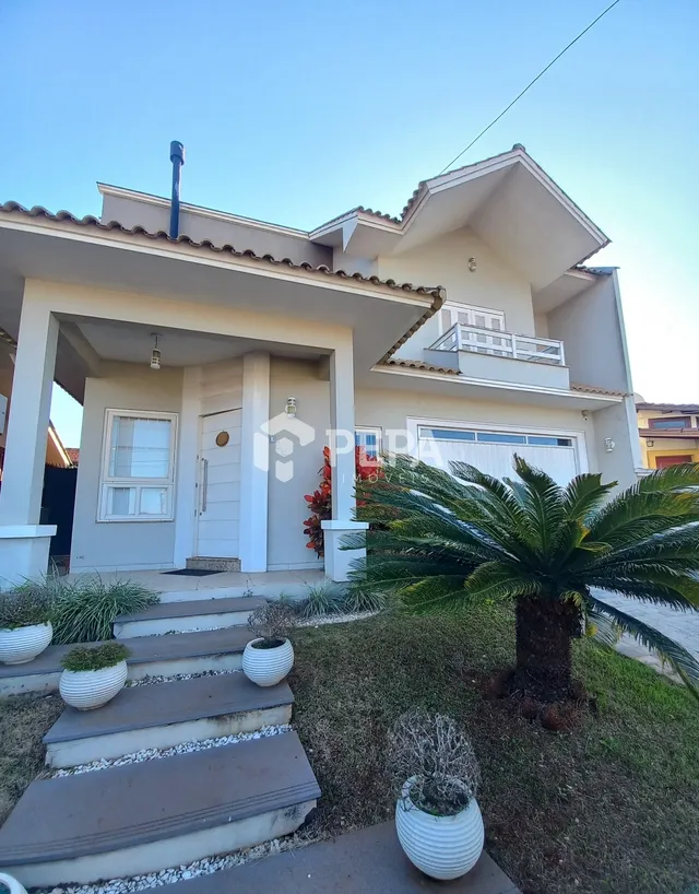 Casa com 4 dormitórios