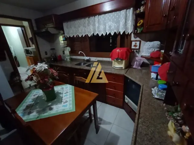 Casa com 4 dormitórios, foto 3