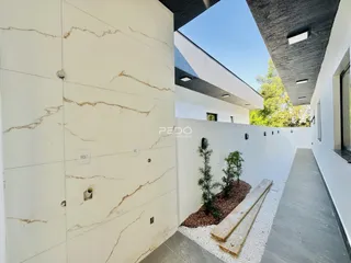 Fachada moderna de uma residência em Lajeado, Brasil.