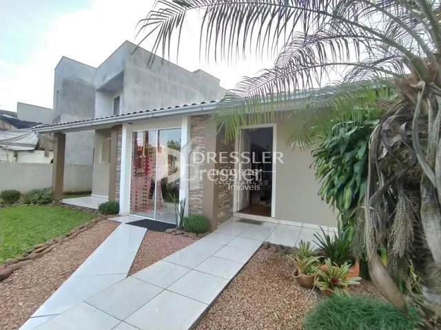 Fachada de uma residência moderna em Lajeado, Brasil.
