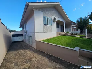 Casa com 5 dormitórios, foto 1