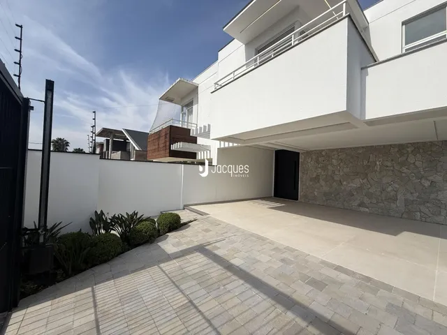 Fachada moderna de um imóvel residencial em Lajeado, Brasil.
