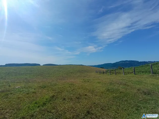 Área rural com 2 dormitórios