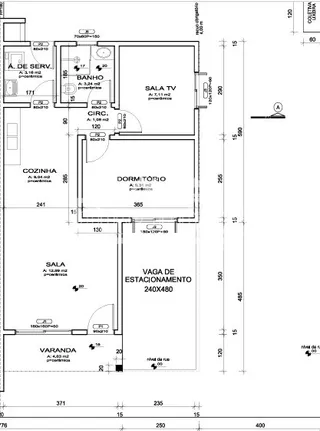 Planta baixa mostrando o layout das áreas internas da propriedade.