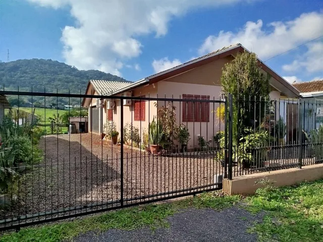 Casa com 2 dormitórios