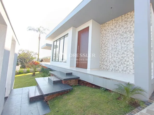 Vista externa de uma residência moderna em Lajeado, Brasil.