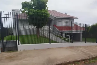Casa com 8 dormitórios, foto 1