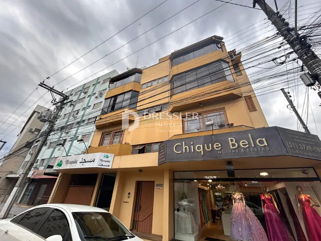 Fachada de um prédio comercial em Lajeado, Brasil.