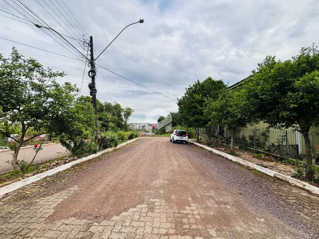 Vista da estrada de acesso a uma propriedade em Lajeado, Brasil.