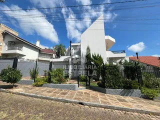 Casa com 4 dormitórios, foto 1