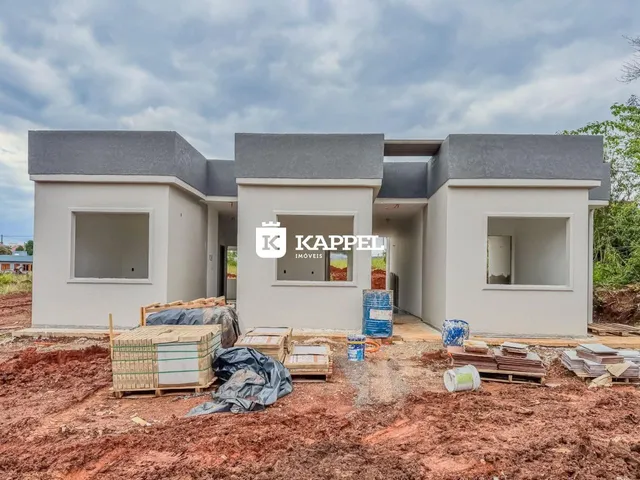 Foto da fachada de uma casa em construção em Lajeado, Brasil.
