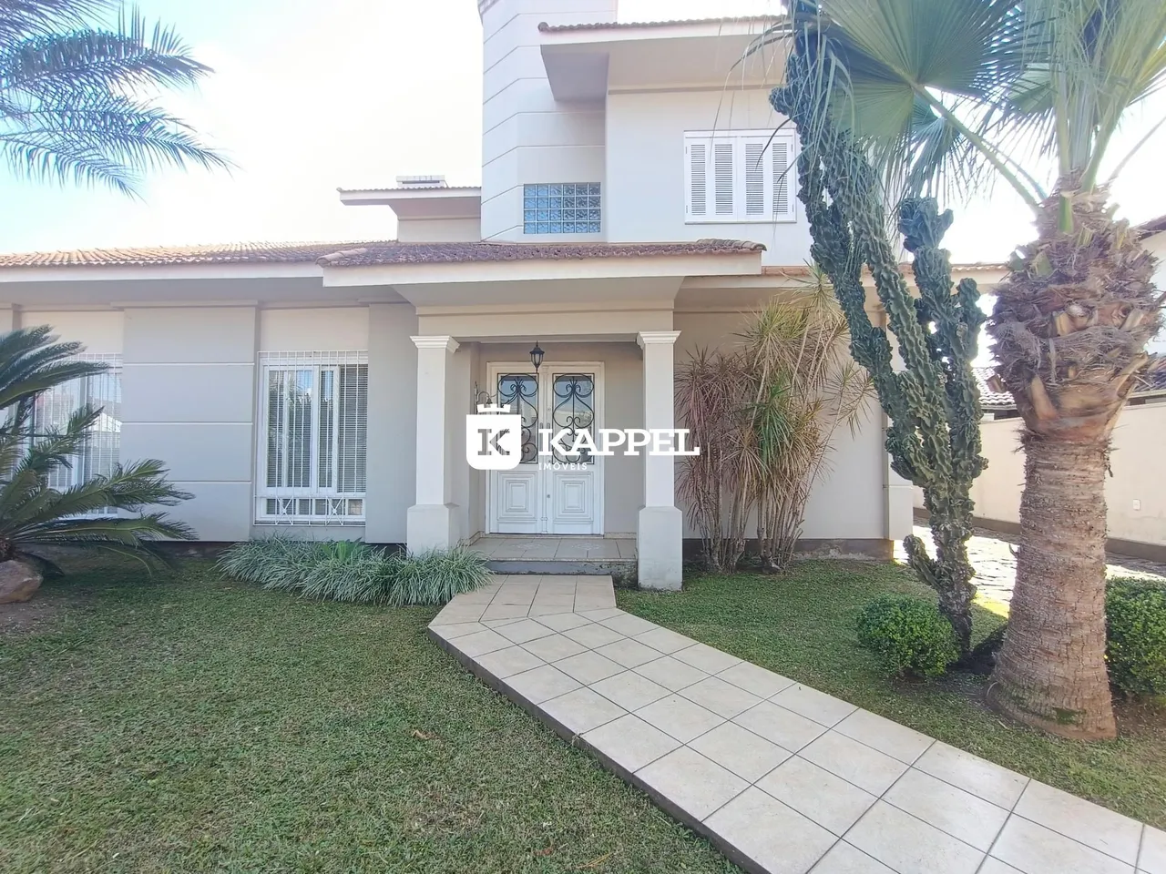 Casa com 4 dormitórios, foto 1