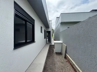 Fachada moderna de uma residência em Lajeado, Brasil.